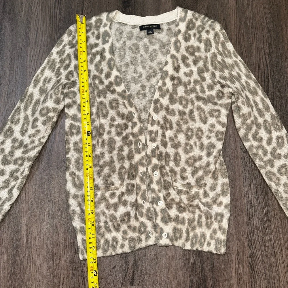 Leopard Print Fuzzy Knit Button Front Cardigan Sweater Women’s Medium